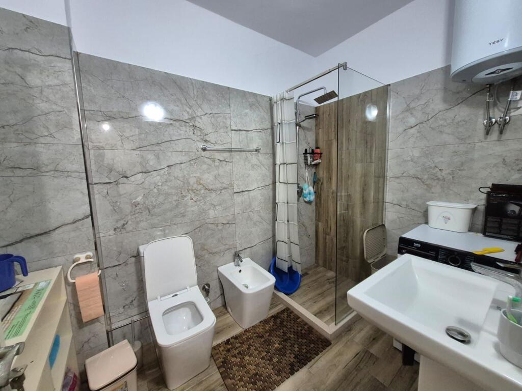 Jepet apartament me qera 1+1
