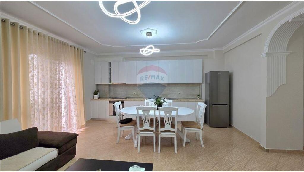 🏢 Apartament 2+1+2 për Shitje – Rruga e Çipajve, Vlorë