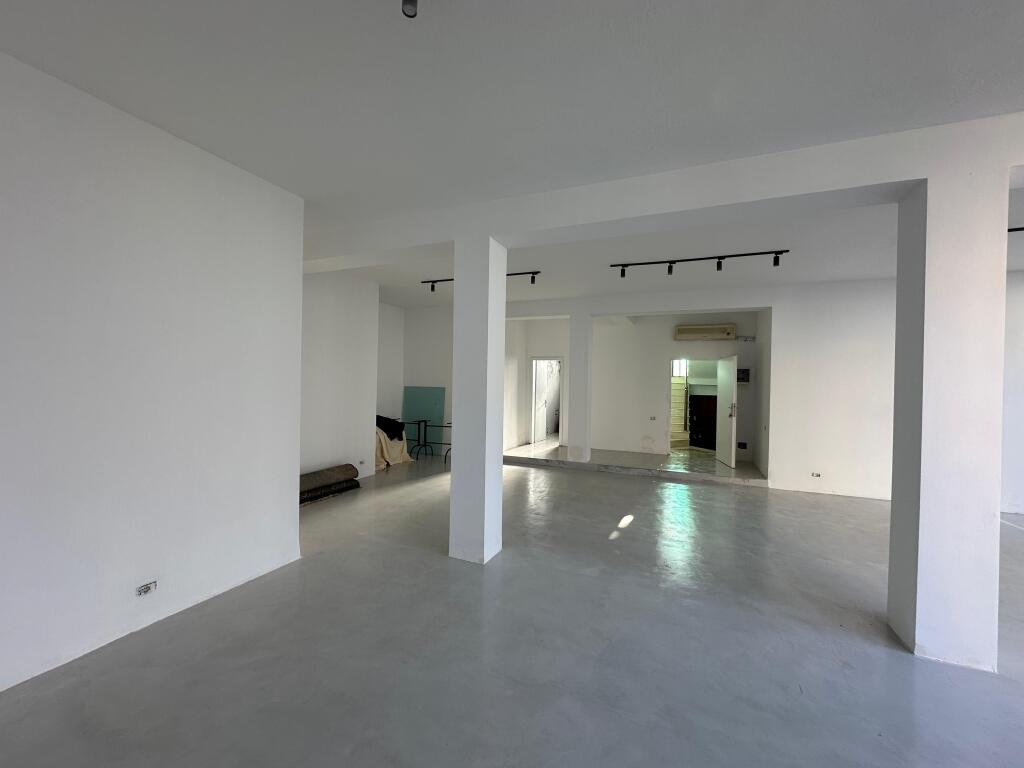 Ambient Bisnes për Qera – 100 m² – Qendra e Tiranës