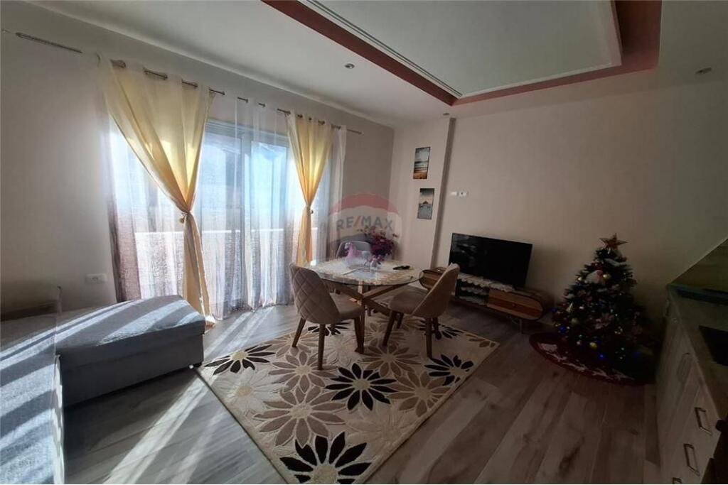 🏢 Appartamento 2+1 in Vendita – Via Ali Demi, Vlorë