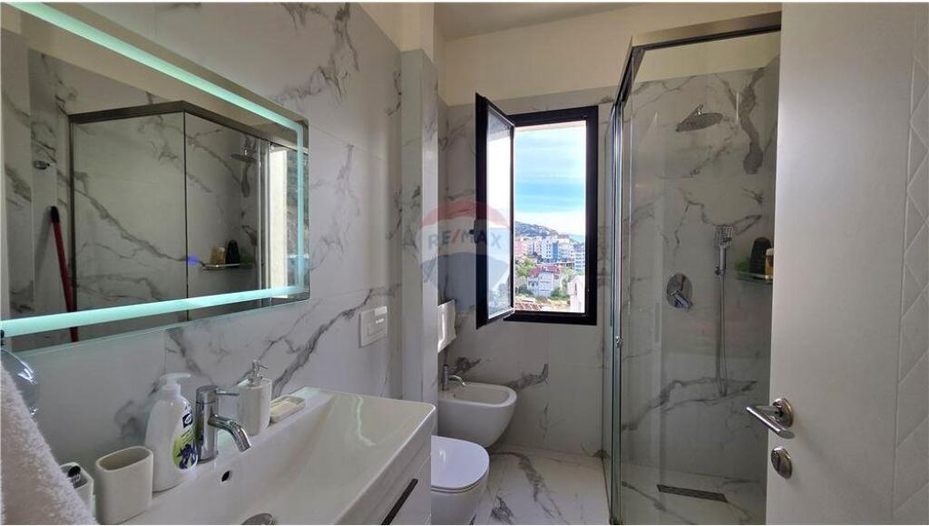 🏢 Appartamento 2+1 + posto auto in Vendita – Uji i Ftohtë, Vlorë