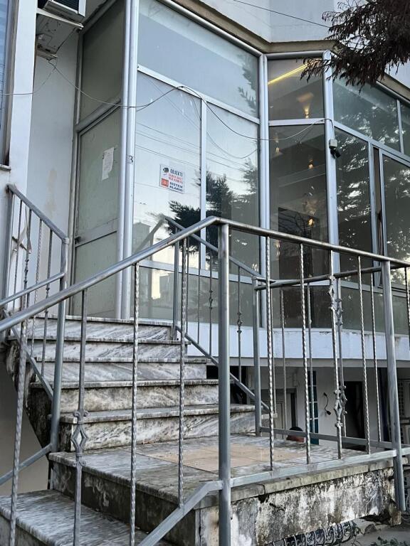 LARGE STUDIO WITH BALCONY, SEPARATE ENTRANCE