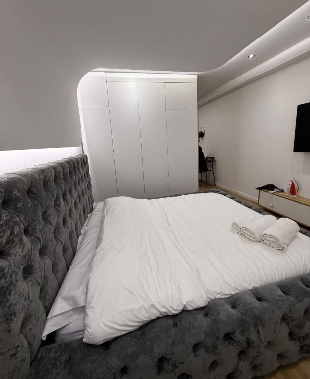 Apartament 1+1, 21 Dhjetori!