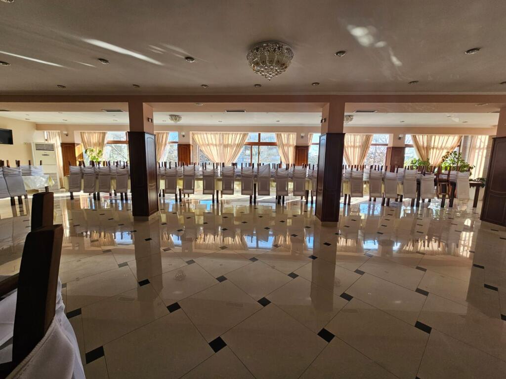 BUSINESS PREMISES FOR RENT – 200 m²