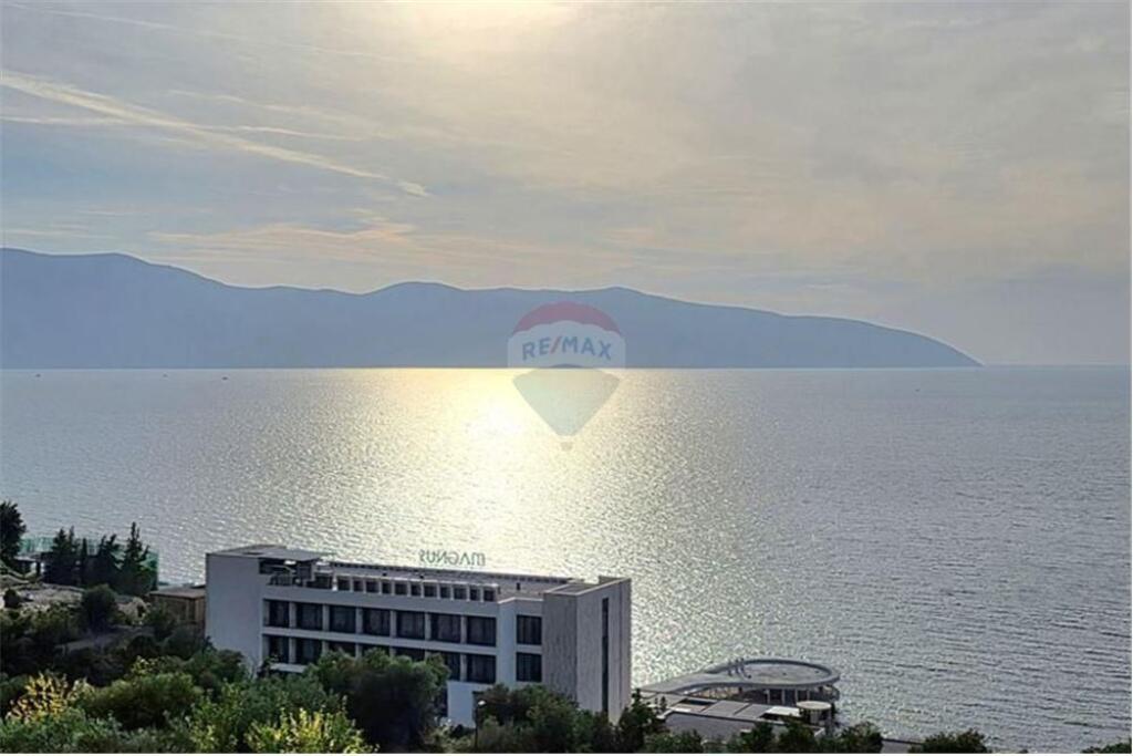 🏢 Appartamento 2+1 + posto auto in Vendita – Uji i Ftohtë, Vlorë
