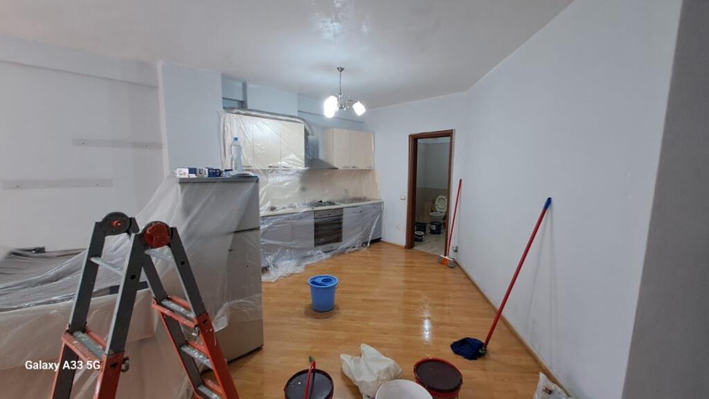 Appartamento 1+1, Astir!