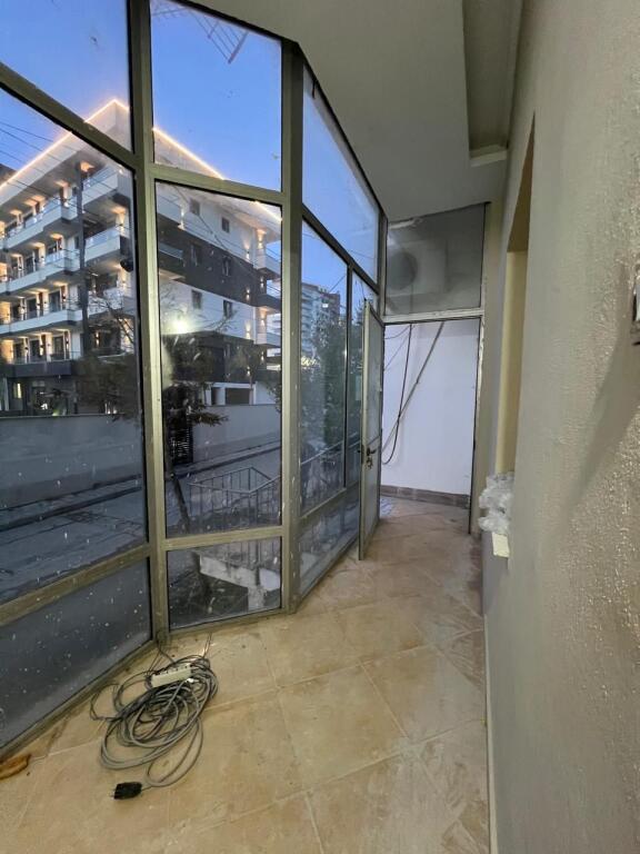 LARGE STUDIO WITH BALCONY, SEPARATE ENTRANCE