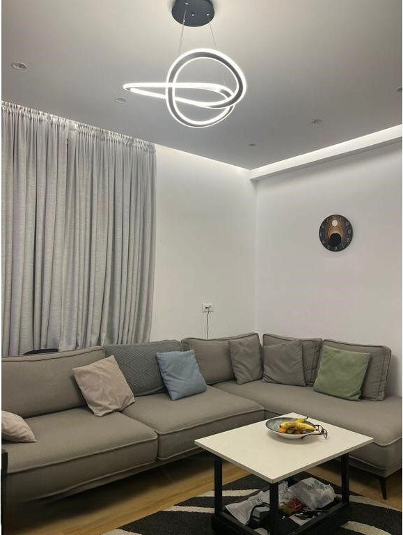 Apartament 2+1 per qira te ish fusha e aviacionit. 750 € /Muaj