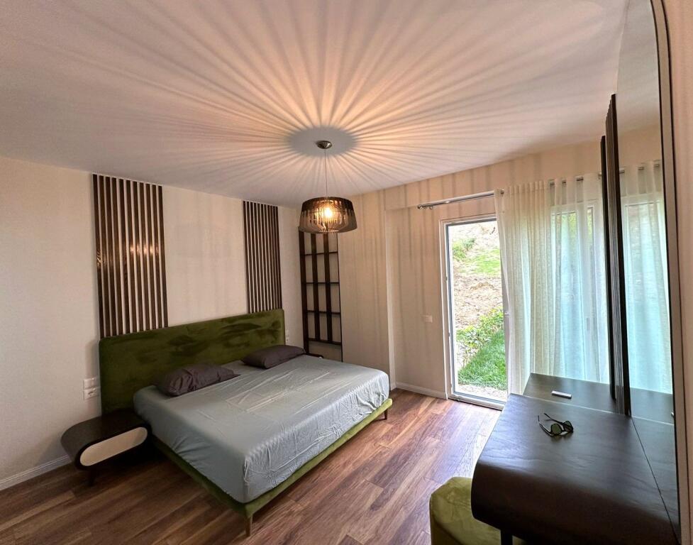 APARTAMENT  PER QERA 2+1+2 +POST PARKIMI KOMPLEKSI FZ, LIQENI I THATE!