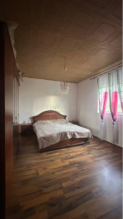 Villa in vendita a Peze e Vogel vicino a Lapidari.