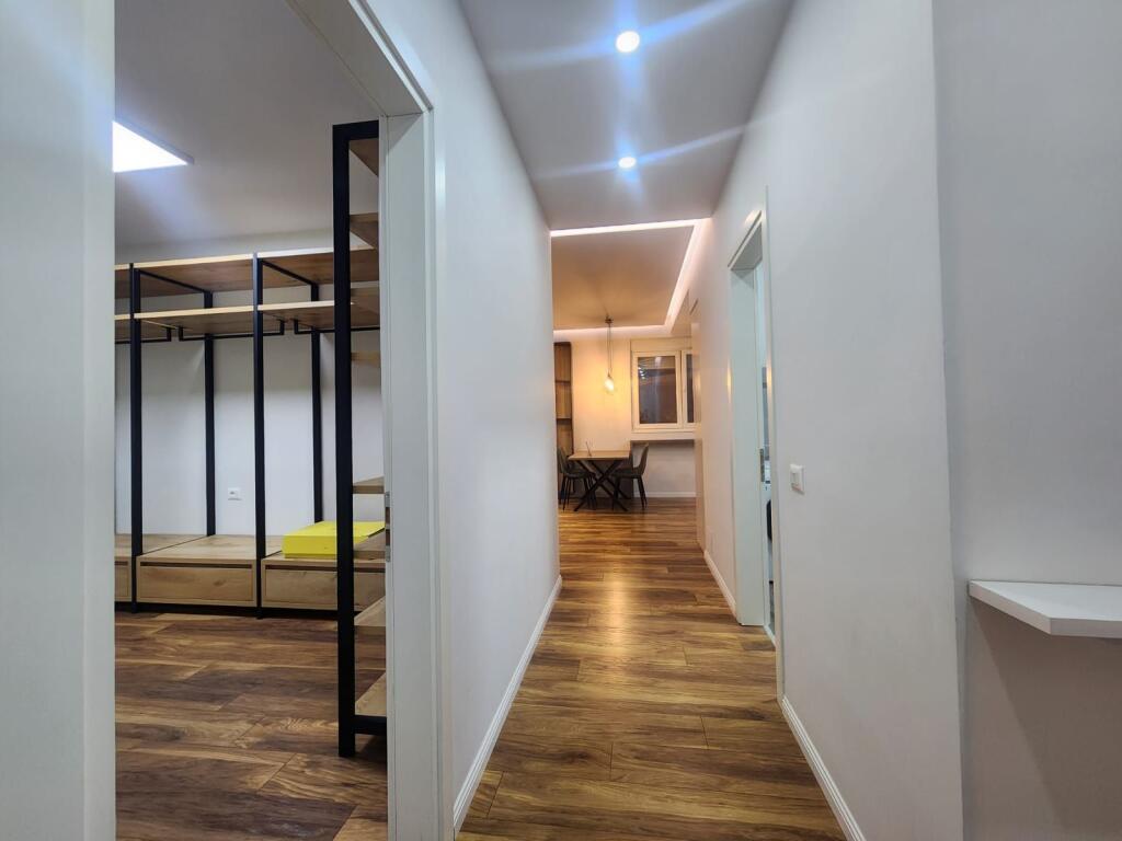 APARTAMENT  PER QERA 2+1+2 +POST PARKIMI KOMPLEKSI FZ, LIQENI I THATE!
