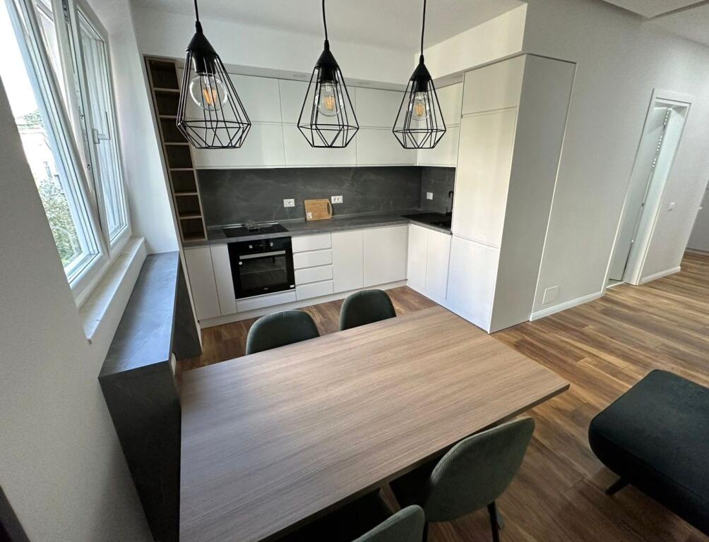 APARTAMENT  PER QERA 2+1+2 +POST PARKIMI KOMPLEKSI FZ, LIQENI I THATE!