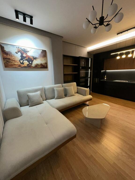 Apartament me qira 2+1+2 te Rruga Dibres, Tirane