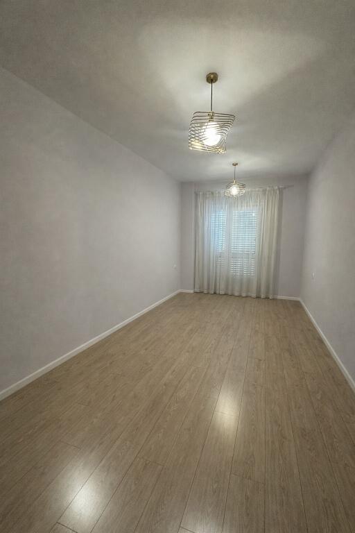 Univers City Ambjent biznesi me qera