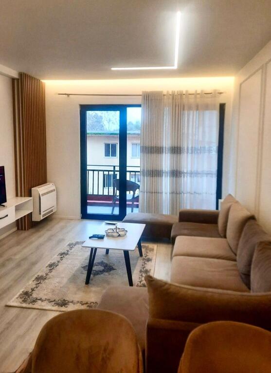 APARTAMENT ME QERA 2+1+2📍FARMACIA10,  KOMPLEKSIN ARLIS.