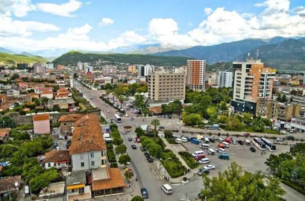 Terreno in Vendita – Periferia di Elbasan