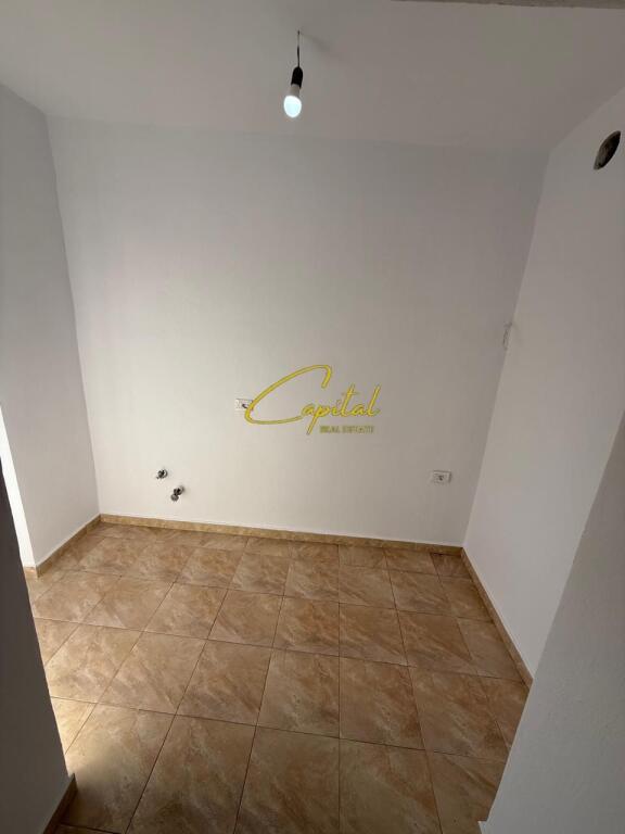 VENDESI APPARTAMENTO 1+1 21 DICEMBRE 130.000 EURO
