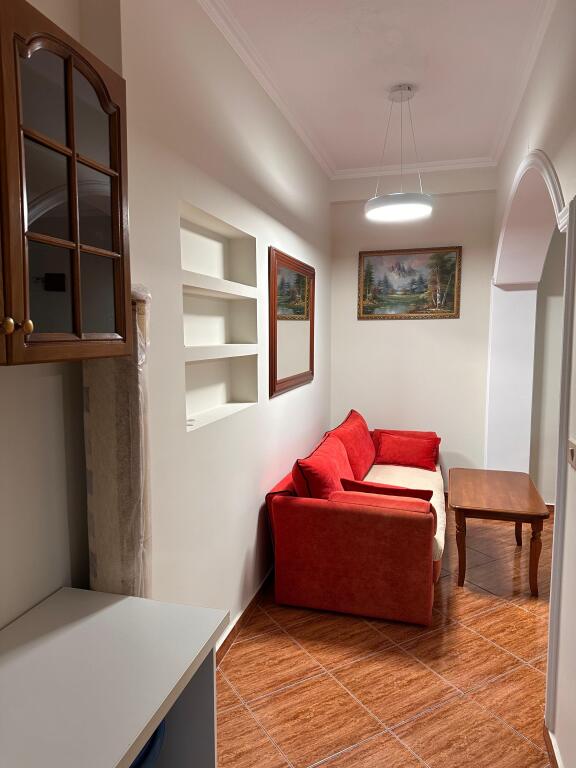 Ingresso in affitto 1+1 a 5-Maji!