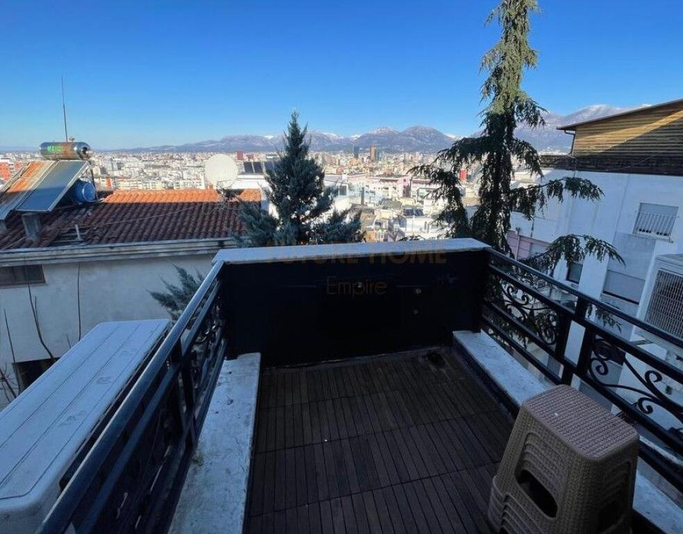 Shitet, Apartament 2+1+2, Kopshti Botanik, Tiranë.