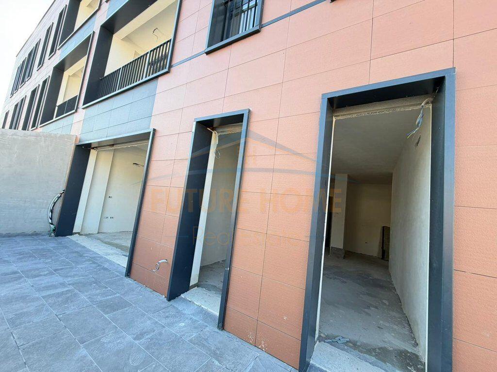 In vendita, Appartamento 1+1, presso il Complesso Grand, Tirana.