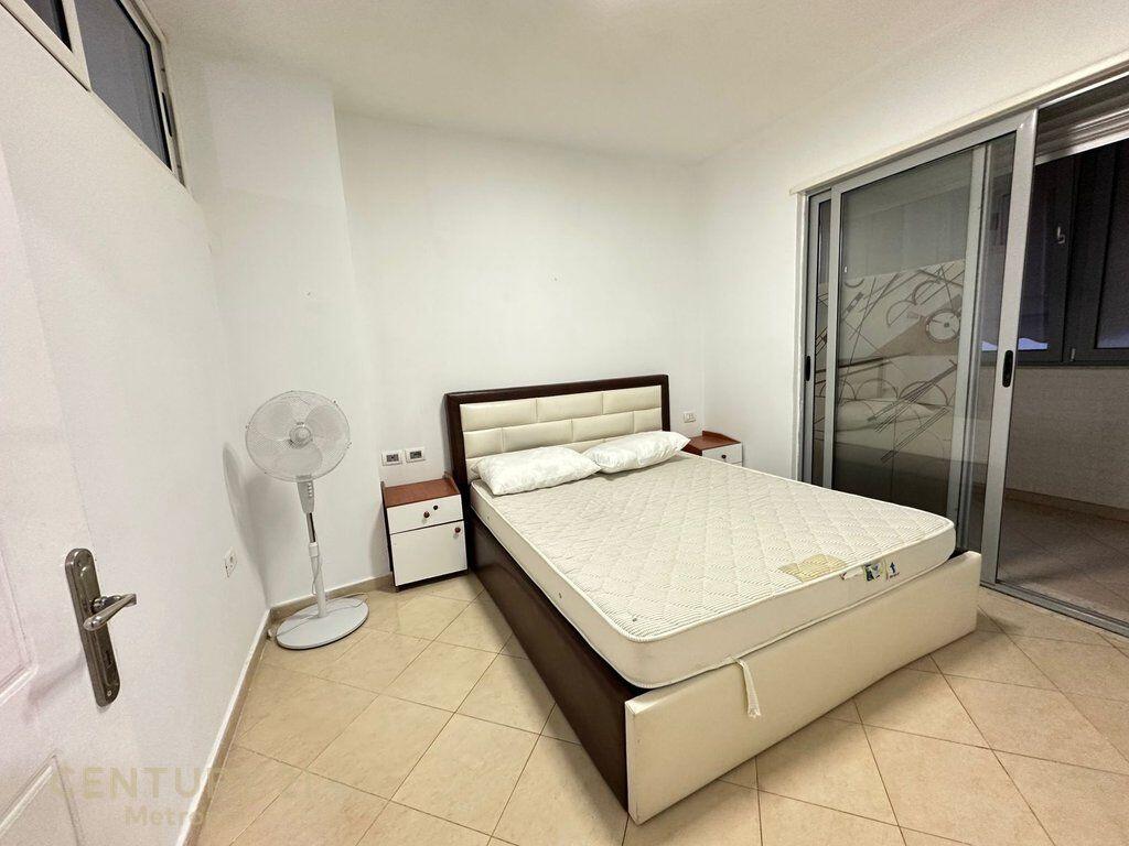 APARTAMENT PER QIRA 2+1 PRANE BAR CIAO-RRUGA E QELQIT!