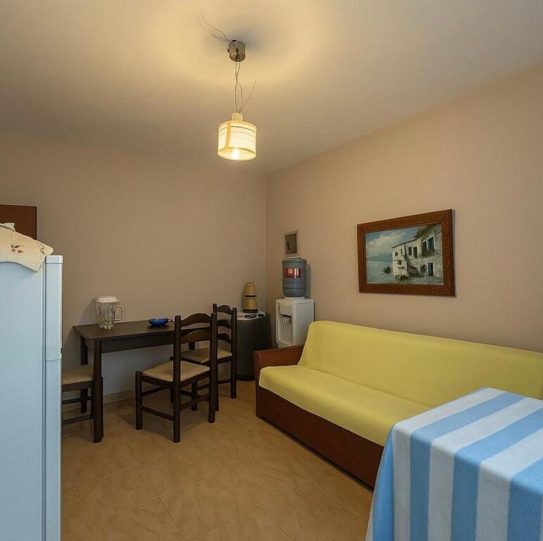 Appartamento 2+1 in vendita vicino alla Scuola Unita