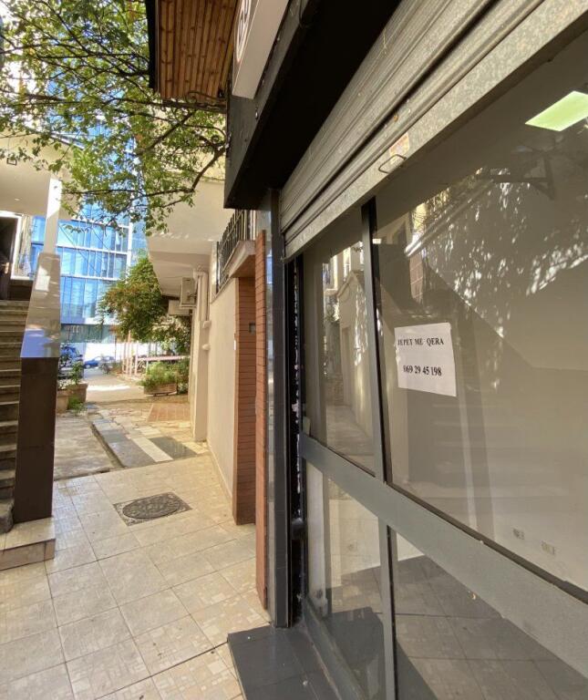 Jap me qera, Zyre, Dyqan (155€) 8 m , Rruga e Durresit