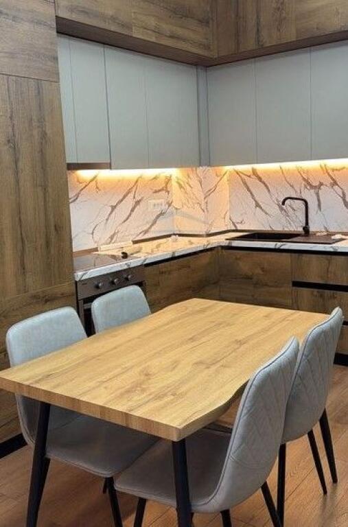 Qera , Apartament 1+1 , Komuna e Parisit , Tirane
