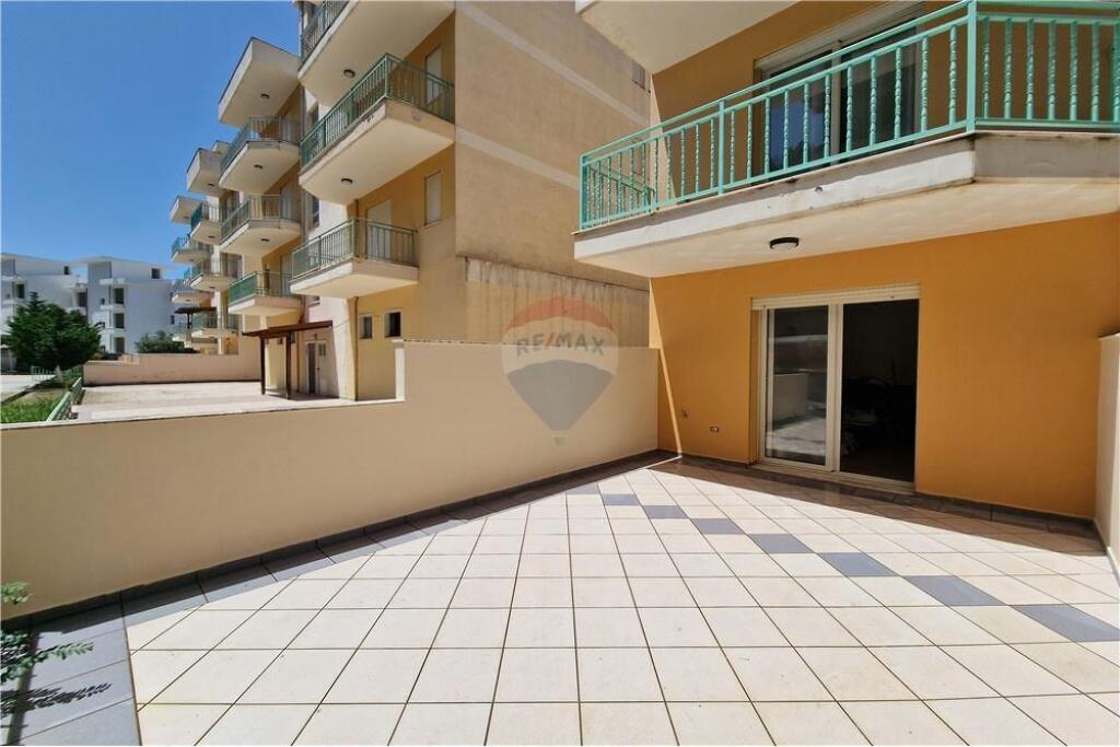 Monolocali in vendita a Uje te Ftohte, Vlore
