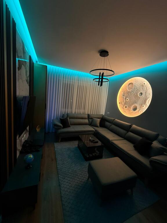Jepet me qira apartament 1+1+ parkim Kamez