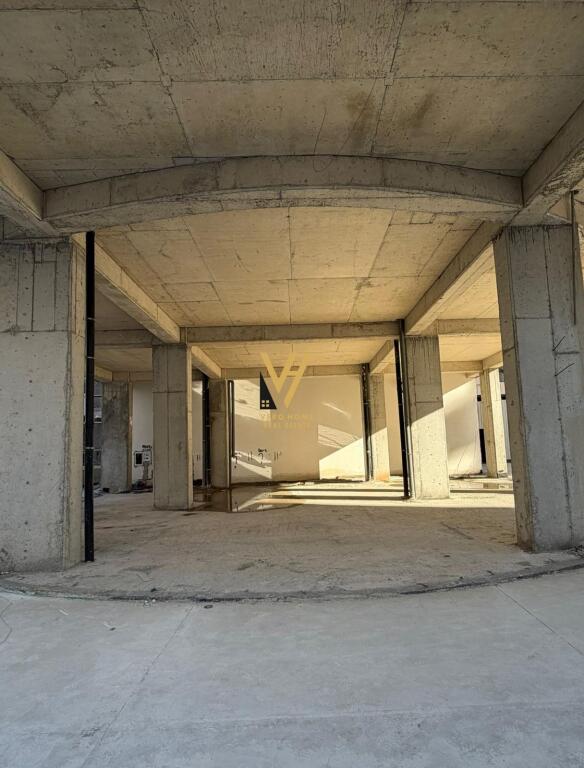 BUSINESS PREMISES 430 M2 FOR RENT IN ZOGU I ZI 10,000 EURO