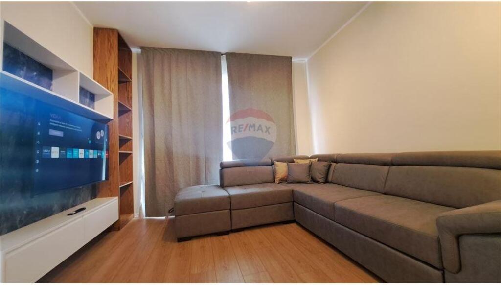 🏢 Apartament për Shitje  2+1+2 – Lungomare, Rruga Reshat Osmani, Vlorë