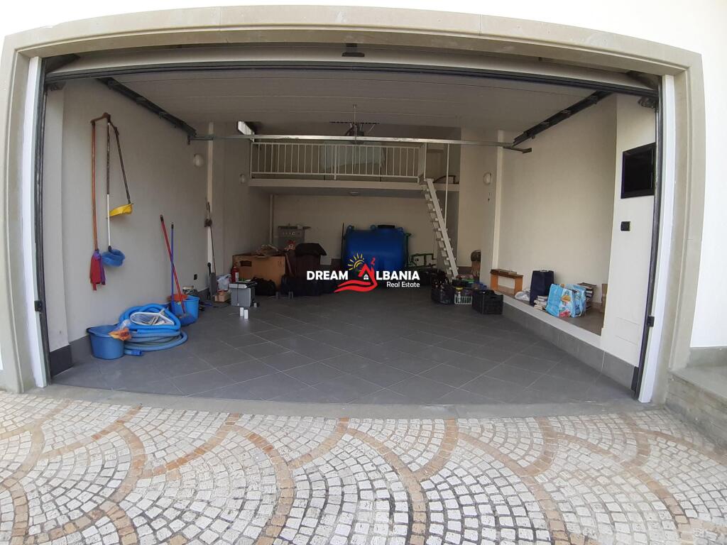 Villa for sale on Elbasan street near the German villas in Tirana (ID 4151047)