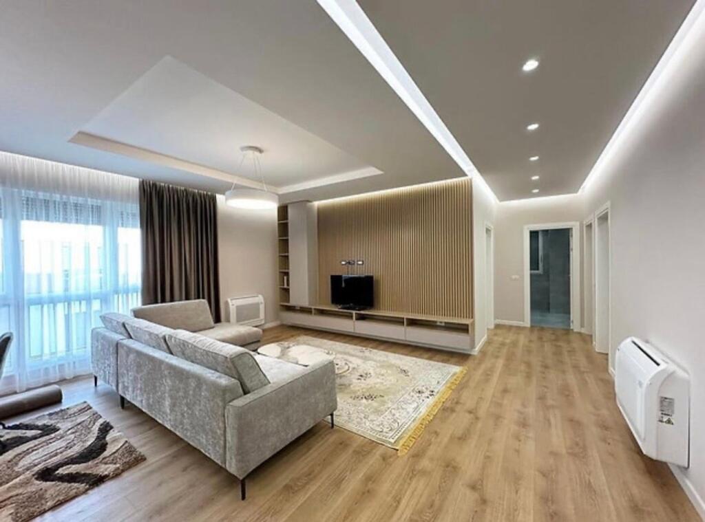 Apartament 3+1 per qira tek Montesori Schl tek Liqeni i Thate.