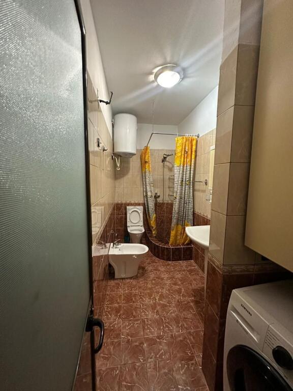 Apartament 2+1 me qera  Adresa: 21 Dhjetori, Perballe Delijorgjit Ne Rruge  