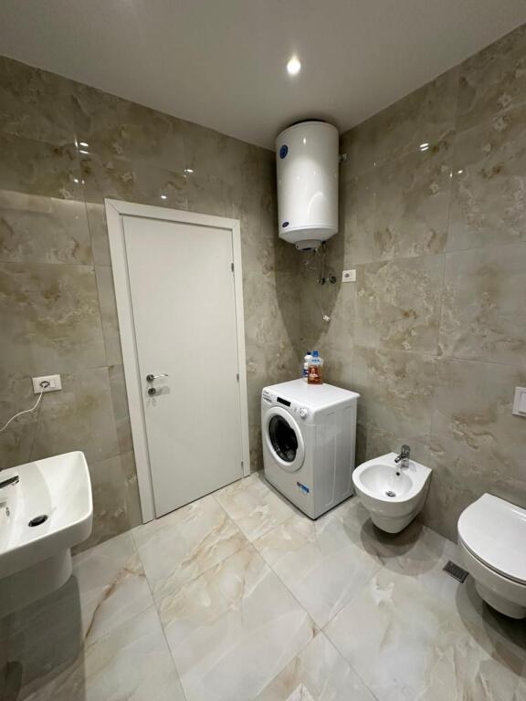 Apartament me qira 2+1+2 te Rruga Dibres, Tirane