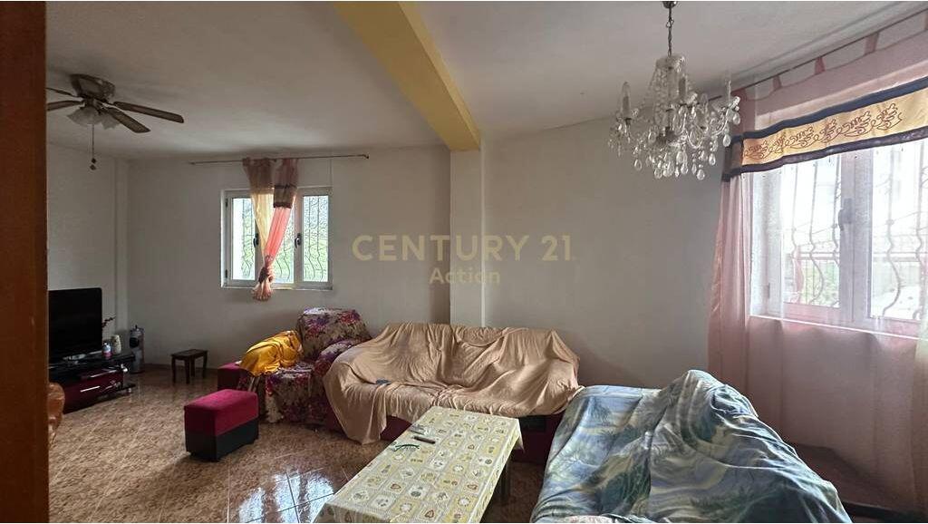 Villa in vendita a Peze e Vogel vicino a Lapidari.