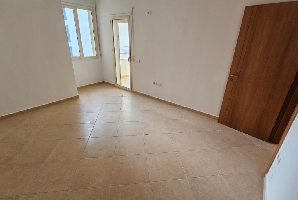 A Lungomare, Vendesi in Vendita Appartamento 1+1 Con Vista Parziale Sul Mare!