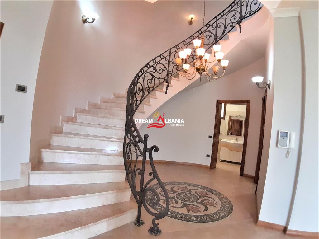 Villa for sale on Elbasan street near the German villas in Tirana (ID 4151047)