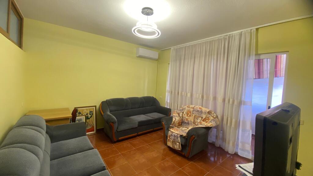 Apartament 1+1 me qira tek KikA1