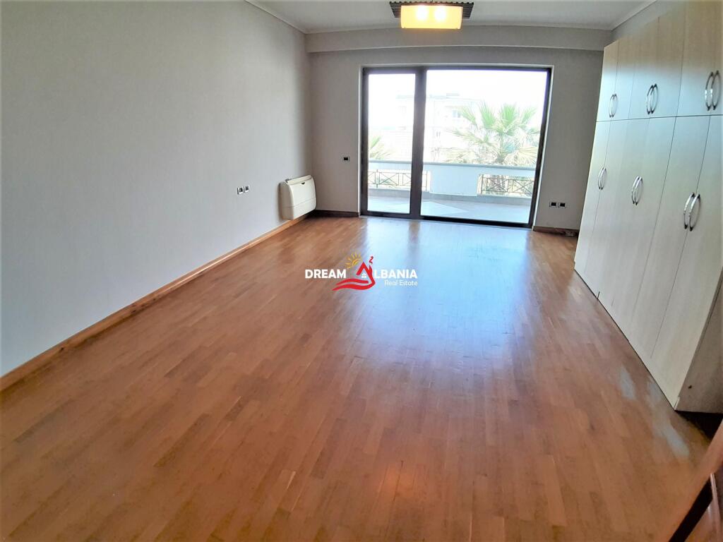 Villa for sale on Elbasan street near the German villas in Tirana (ID 4151047)