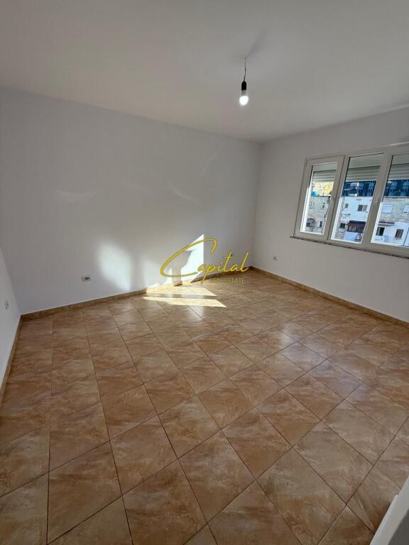 VENDESI APPARTAMENTO 1+1 21 DICEMBRE 130.000 EURO