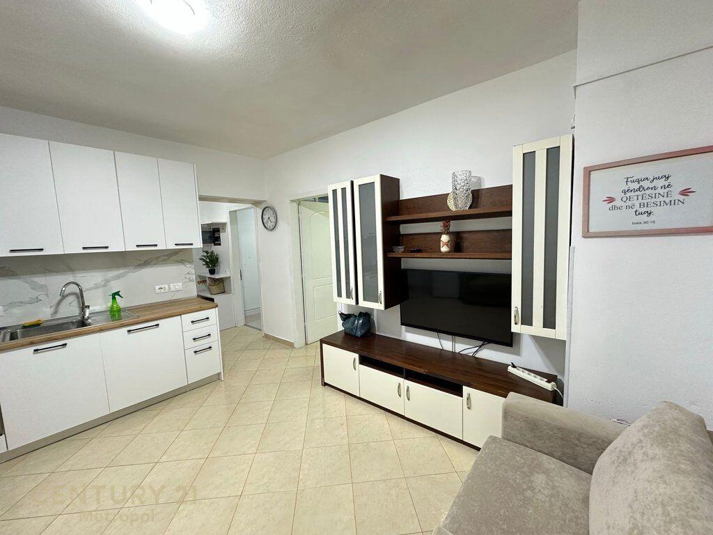 APARTAMENT PER QIRA 2+1 PRANE BAR CIAO-RRUGA E QELQIT!