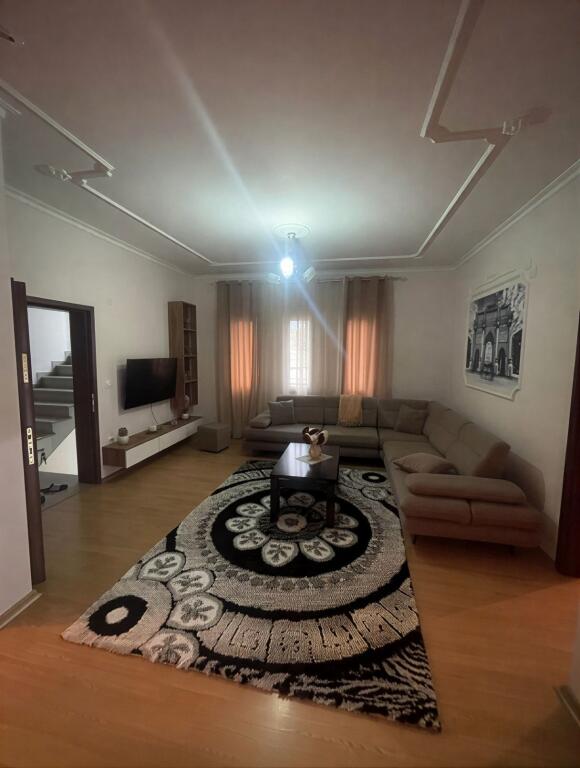 Si affitta il secondo piano di una villa 2+1 - Il 5 maggio!!!