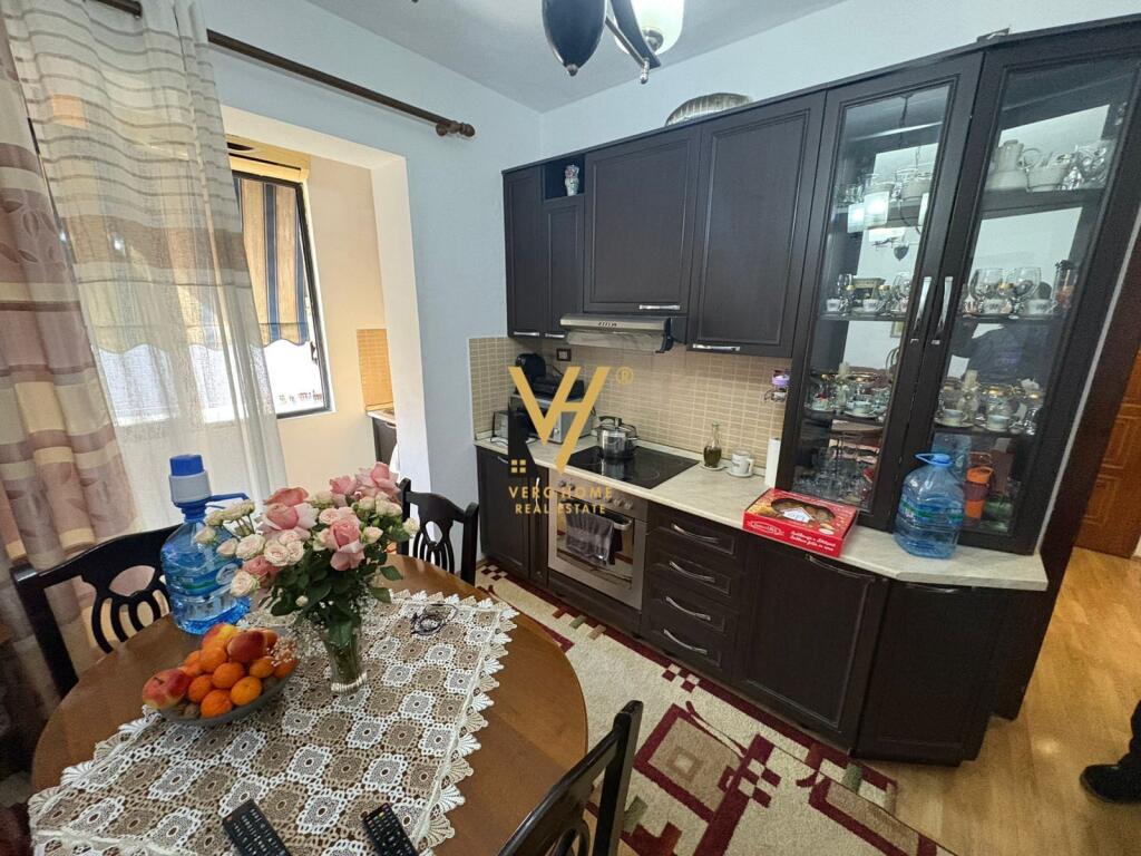 SHITET APARTAMENT 3+1 TE RRUGA BARDHYL 160.000 EURO