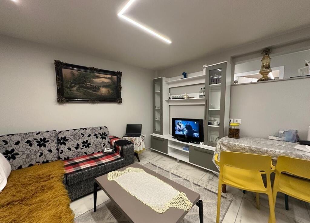 Casa privata 1+1 in affitto a Shkolla e Kuqe