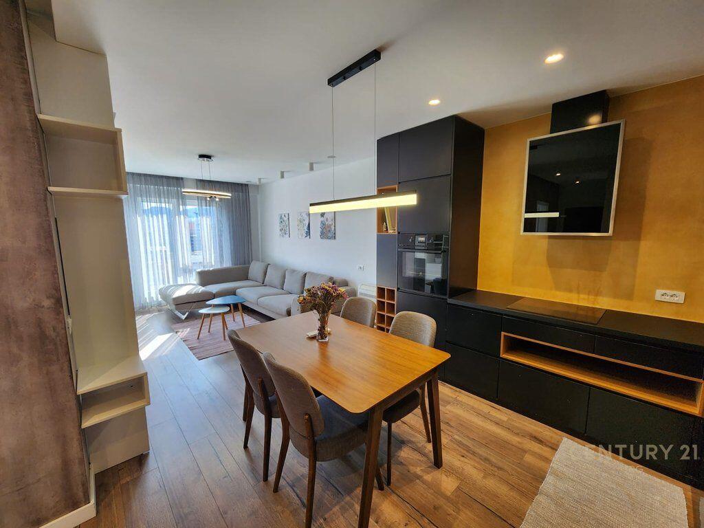 SHITET SUPER APARTAMENT 2+1+2 TEK 21 DHJETORI (KOMPLEKSI MAGNET)!
