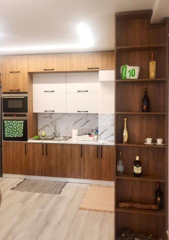 APARTAMENT ME QERA 2+1+2📍FARMACIA10,  KOMPLEKSIN ARLIS.