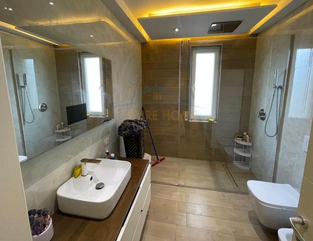 Shitet, Apartament 2+1+2, Kopshti Botanik, Tiranë.