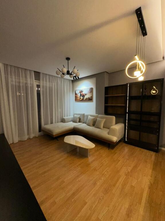 Apartament me qira 2+1+2 te Rruga Dibres, Tirane